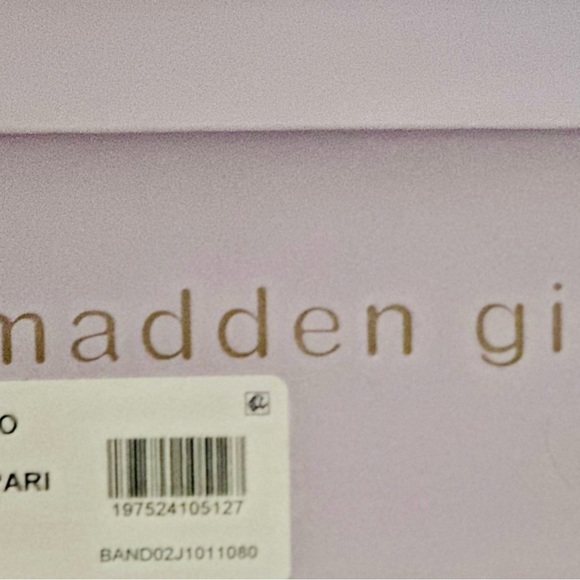 MADDEN GIRL Bandero Slip On Black Sandals With Stylish Heart-Shaped Gold Buckles - Picture 10 of 12